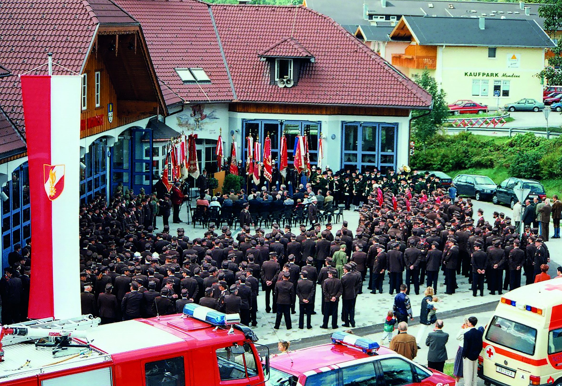 1997 Feuerwehr Mondsee neues Feuerwehrhaus