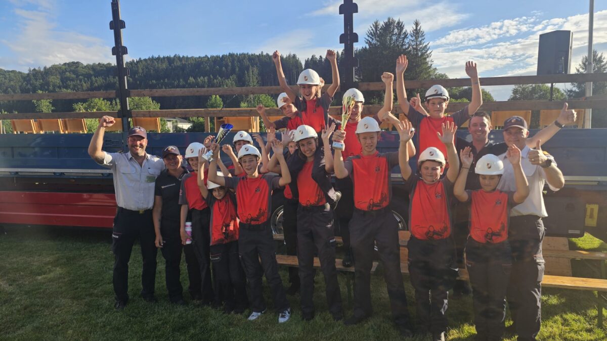 Jugendfeuerwehr Mondsee beim Bezirksbewerb Vöcklabruck 2026 in Straß im Attergau